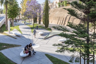 Eleftheria Square, Bridging the Old and New Cityscape