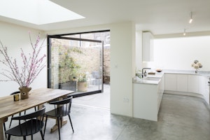 Minimalist Design on Columbia Road House Arch Site