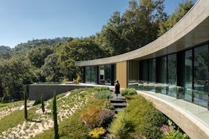 Casa de Bouro Hugs Nature through its Unexceptional Design