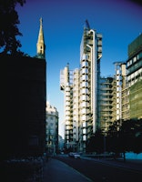 Lloyd’s of London: Richard Rogers’ Machine-Like Building