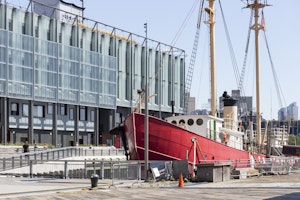 A Series of Public Spaces at the East River Waterfront by SHoP Architects