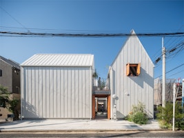 “Little Village” of an Artist Family of Three by Takeshi Hosaka Architects